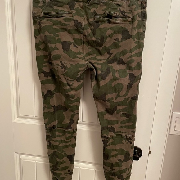 Cameo print pull on pants - Picture 5 of 5